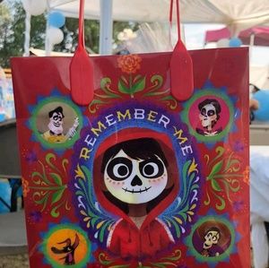 Meet your Posher, Marcela